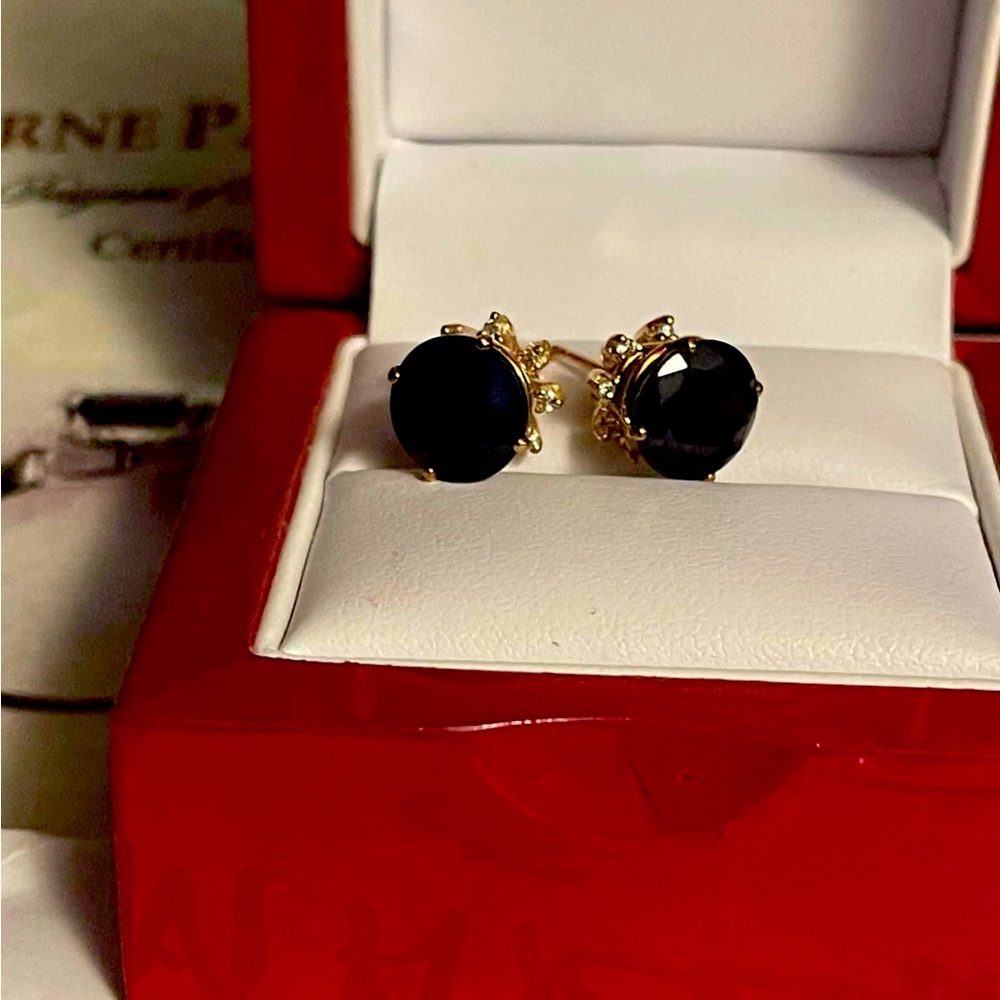 14k yellow gold dark blue sapphire earrings 6 CTS. total (3cts each)